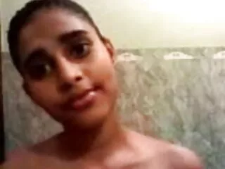 बड़े स्तन वाली बीएफ अंग्रेजी में फुल एचडी इतालवी महिला काम के समय कैम चमकती है