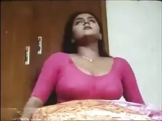 फिशनेट टॉप के साथ बड़े स्तन लैटिना फुल एचडी में सेक्सी फिल्म गुदा करता है