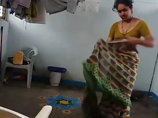 बीबीडब्ल्यू सिंडी तीन पुरुषों द्वारा सेक्सी फुल एचडी हिंदी में गड़बड़