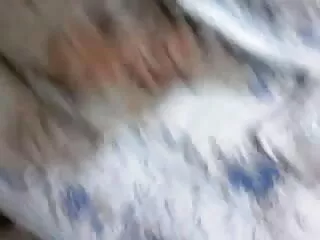 वह उसे चूसने और अपने पिता फुल सेक्सी अंग्रेजी में के मुर्गा की सवारी पाता है